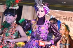 FOTO PERAGAAN BUSANA : Ratusan Model Peragakan Batik di Madiun