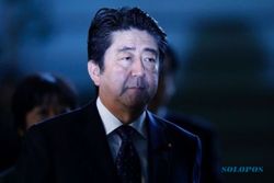 Disambut Anak-Anak & Rusa Istana Bogor, PM Jepang Terkesan