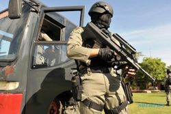 HUKUMAN MATI : Regu Tembak Brimob Sudah Masuk ke Nusakambangan