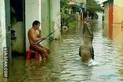 BERITA TERPOPULER : Pantauan Banjir Soloraya hingga Meme Lucu #JakartaBanjir