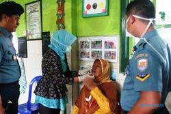 BEROBAT GRATIS : Djarum dan TNI AL Gelar Pengobatan Gratis di Cilacap