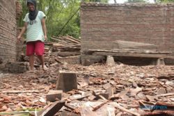 ANGIN KENCANG SUKOHARJO : Atap Rumah Warga Bakalan Roboh Diterjang Angin