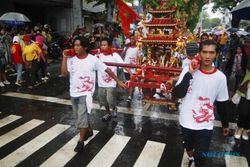 FOTO TAHUN BARU IMLEK : Perayaan Bwee Gee Diikuti Ribuan Peserta