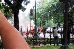Mobil Meledak dan Terbakar di Dekat Gedung Bareskrim