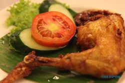 KULINER SOLO : Sajikan Sambal Khas, Ayam Goreng di Restoran Ini Dijamin Bikin Ketagihan