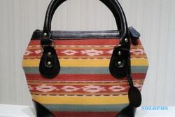 FASHION SHOW : Si Cantik Handbag Crocus Pelengkap Busana