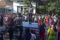 Polwan : Inilah Aksi Polwan Surabaya Bergoyang Dumang