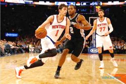 NBA 2014/2015 : New York Knicks Bungkam San Antonio Spurs