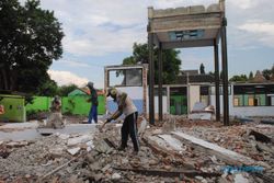 PEMBANGUNAN BOYOLALI : Bekas Gedung Disbudpar Dibongkar