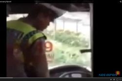 TRANSJAKARTA DITILANG POLISI : Video Polisi Marah dan Tilang Transjakarta Beredar, Ahok Lapor Polda