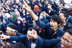 DEMO MAHASISWA : Jokowi Perintahkan Luhut Temui Demonstran