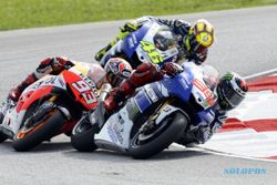 MOTOGP QATAR 2015 : Rossi-Lorenzo Bersekutu Jegal Marquez
