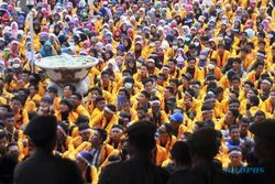 FOTO DEMO MAHASISWA : Ribuan Mahasiswa Tuntut Perbaikan Jalan