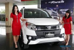 FOTO MOBIL TERBARU : New Toyota Rush Masuk Bursa Jabar