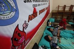 STOK DARAH PMI : Donor Darah Minim saat Ramadan, PMI Solo Buka Stan di Swalayan