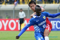 PIALA JENDERAL SUDIRMAN 2015 : Babak I, Surabaya United Vs Persib Imbang 0-0