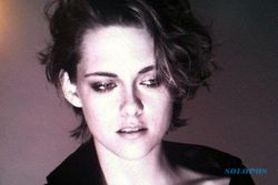 KABAR ARTIS : Robert Pattinson Nikah Akhir Juni, Kristen Stewart Ogah Diajak Ketemu