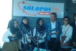 FOTO KUNJUNGAN MEDIA : Mahasiswa FISIP UNS Kunjungi Solopos