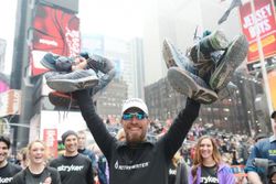 KISAH UNIK : Wow, Pria Ini Lari Maraton Selama 100 Hari