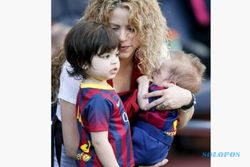 Kali Pertama Shakira Boyong Putra Kedua Buat Dukung Pique