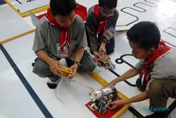 FOTO JAVA ROBOT CONTEST : Serunya Kompetisi Robotika di PENS