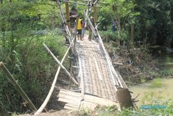 KERUSAKAN INFRASTRUKTUR SRAGEN : Jembatan di Karangtengah Ambrol, 17 Jiwa Terisolasi