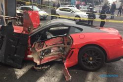 KISAH TRAGIS : Petugas Parkir Hancurkan Mobil Ferrari Tamunya 