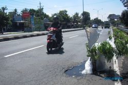 JALAN RUSAK BOYOLALI : Ada Lubang di Jalan Solo-Boyolali, Diduga Akibat Pipa Bocor