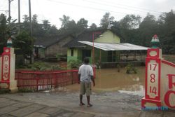 BANJIR SOLORAYA : Warga Daleman Karanganyar Ketir-Ketir Diancam Banjir