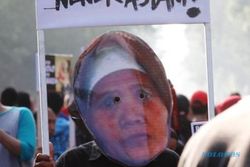KASUS NENEK ASYANI : Divonis 1 Tahun, Nenek Asyani Minta Disumpah Pocong