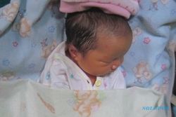 PENEMUAN BAYI SUKOHARJO :  Warga Delegan Kartasura Temukan Bayi Perempuan Di Pelataran Rumah
