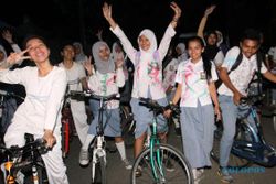 HASIL UN 2015 : Lulus, Siswa Gelar Konvoi Sepeda hingga Peragaan Busana