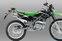 SEPEDA MOTOR TERBARU : Kawasaki Segarkan KLX 150, Bakal Ada Varian Ke-3 