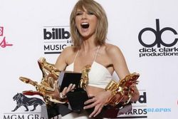 KABAR ARTIS : Kali Pertama, Taylor Swift Pose di Majalah Pria Dewasa