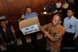 MOBIL DINAS EKS JOKOWI : Dilelang Rp158 Juta, Toyota Camry Jokowi Tak Laku