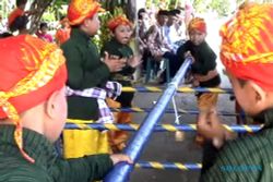 PERMAINAN TRADISIONAL : Sodrong, Dolanan Anak Berfilosofi Luhur