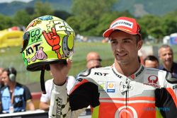 MOTOGP ITALIA 2015 : Ducati Unjuk Gigi, Iannone Rebut Pole Pertama di Italia