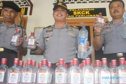 OPERASI PEKAT : Puluhan Botol Miras Disita Polsek Wonogiri 