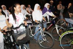 PENGUMUMAN HASIL UN : 350 Siswa SMA di Solo Ikuti Konvoi Sepeda Onthel