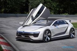 MOBIL KONSEP : Pakai Mesin Hybrid, VW Golf “Angker” Ini Makin Ngebut