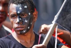 FOTO DEMO WARGA PAPUA : Warga Papua Berdemo di Malang