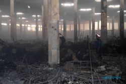 PASAR JOHAR SEMARANG TERBAKAR : Penyebab Kebakaran Pasar Johar Diduga Korsleting di Kios Kain