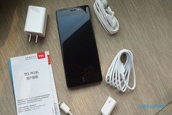 SMARTPHONE TERBARU : TCL P618L, Smartphone dengan Baterai 5.000 mAh