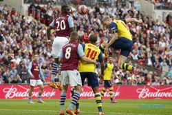 FINAL FA CUP 2015 : Taklukkan Aston Villa 0-4, Arsenal Pertahankan Trofi FA Cup