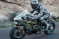 SEPEDA MOTOR TERBARU : Kecepatan Tertinggi Ninja H2R hingga 400 km/Jam