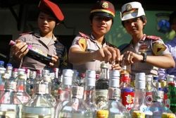 FOTO RAMADAN 2015 : 2.000 Botol Miras Malang Dijual Bebas