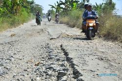 FOTO MUDIK LEBARAN 2015 : Jalur Alternatif Kudus-Pati Tak Layak