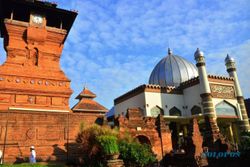 Foto Masjid Menara Ramai saat Ramadan 2015