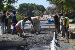 INFRASTRUKTUR BANTUL : Anggaran Pembangunan Jalan Membengkak Rp1,9 Miliar