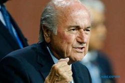 SEPP BLATTER MUNDUR : Platini Sebut Pengunduran Diri Blatter Langkah Tepat